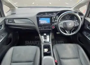 Honda Fit Shuttle 1.5 Hybrid 2WD 2019 Pearl