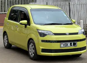 Toyota Spade 1.5 2015 Yellow