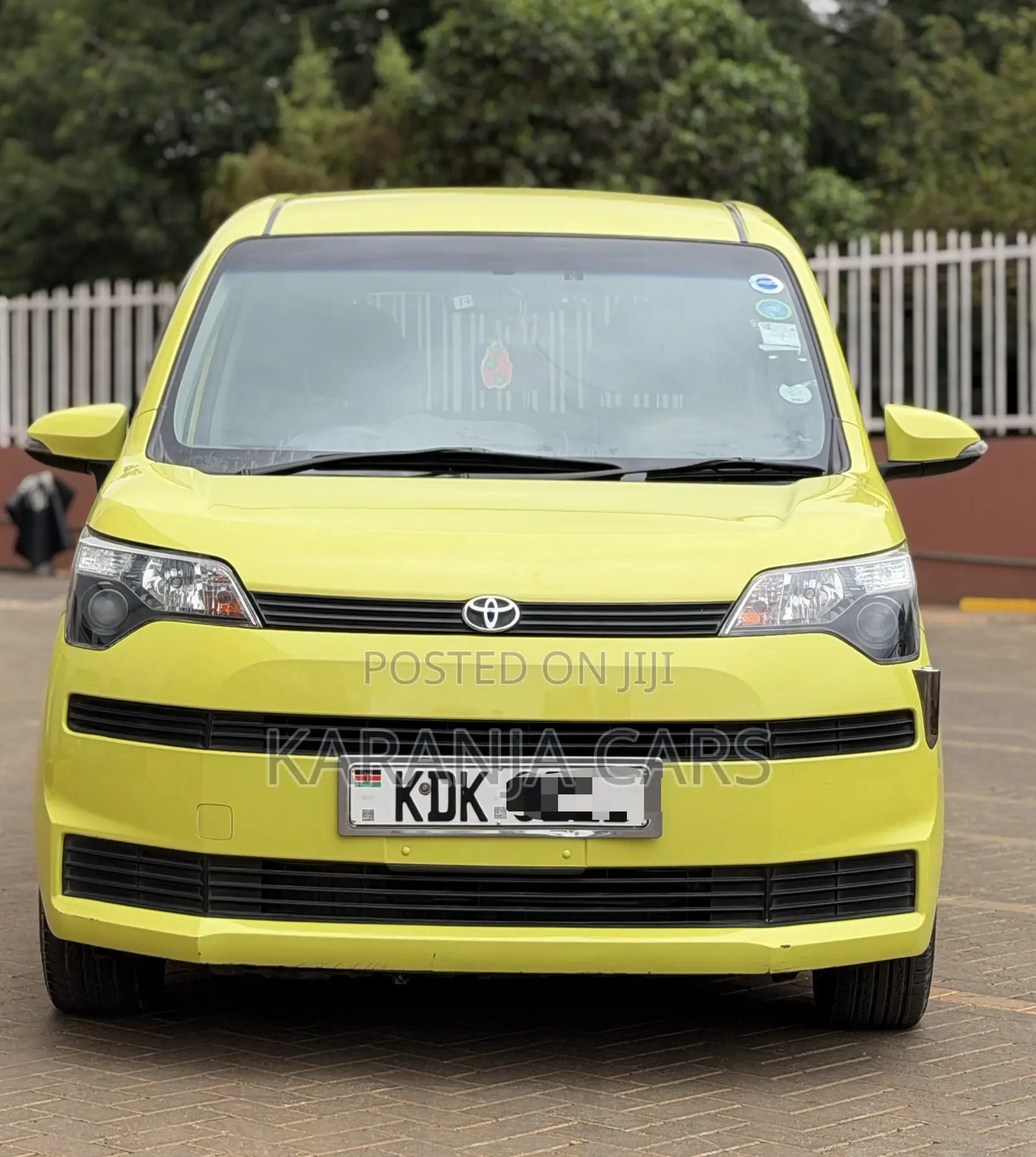 Toyota Spade 1.5 2015 Yellow