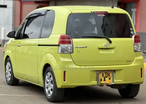 Toyota Spade 1.5 2015 Yellow