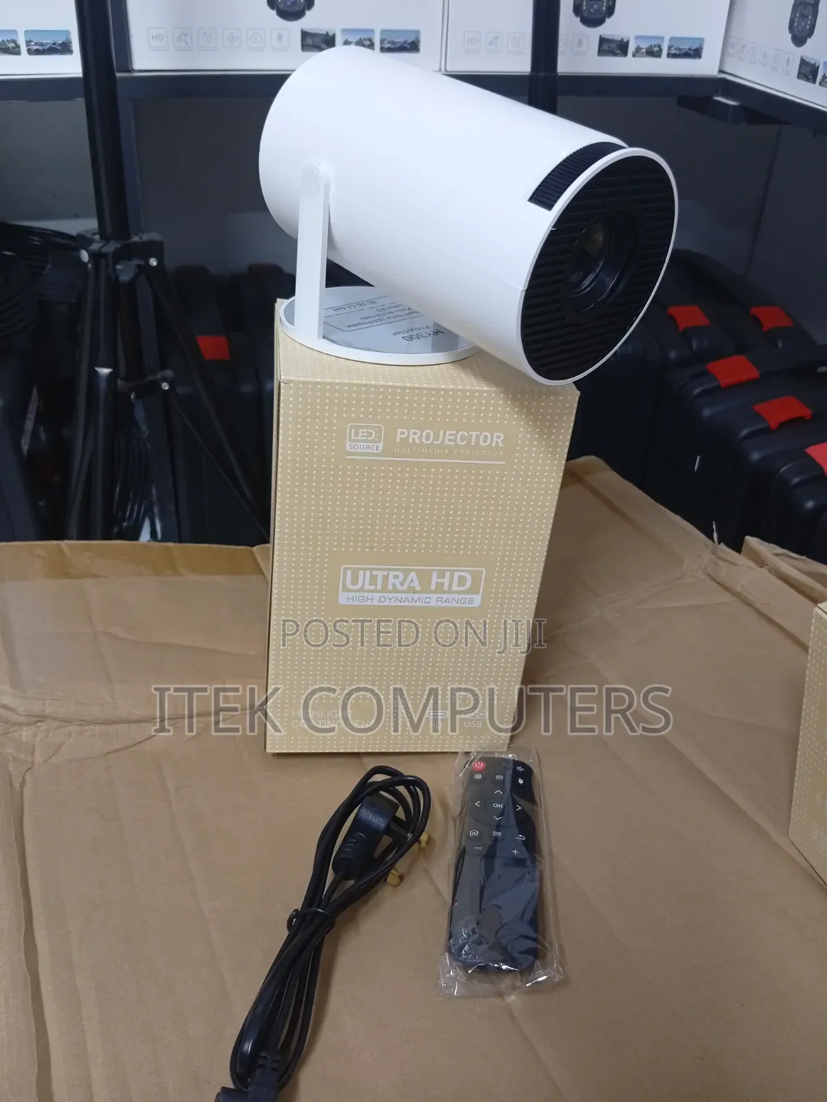 Flexible Viewing With a Compact Projector and Large Screen