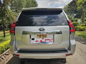 Toyota Land Cruiser Prado 2019 Silver