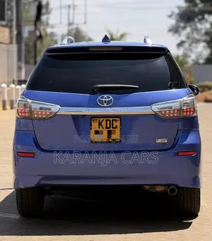 Toyota Wish 2014 Blue