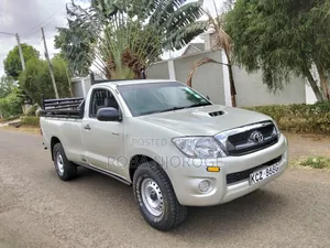 Toyota Hilux 2.5 D-4D SRX 2012 Silver