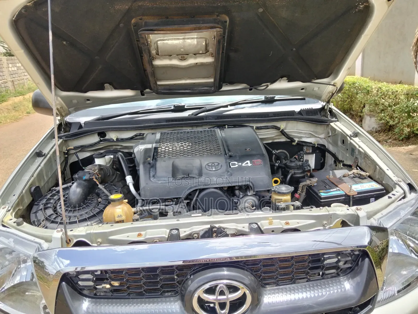 Toyota Hilux 2.5 D-4D SRX 2012 Silver