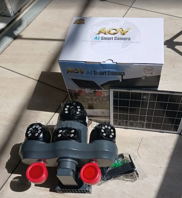V380 4G Quad Lens Solar Security Camera With Strobe Warning Light
