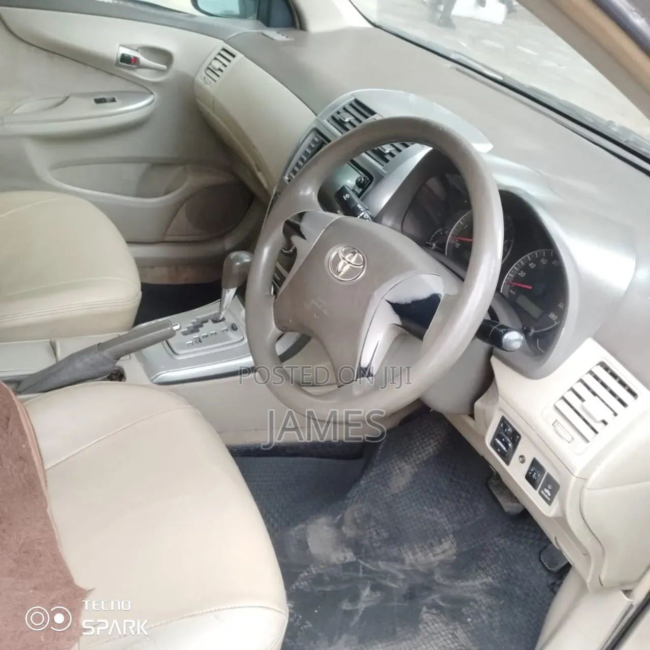 Toyota HiAce 2007 White