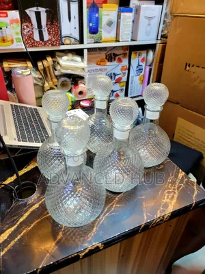 Elegant Glass Wine Decanter