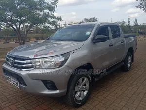 Toyota Hilux 2017 Silver
