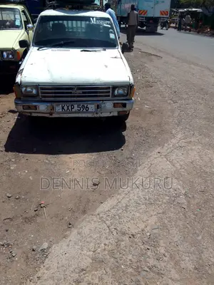 Toyota Hilux 2200 4x4 1986 White