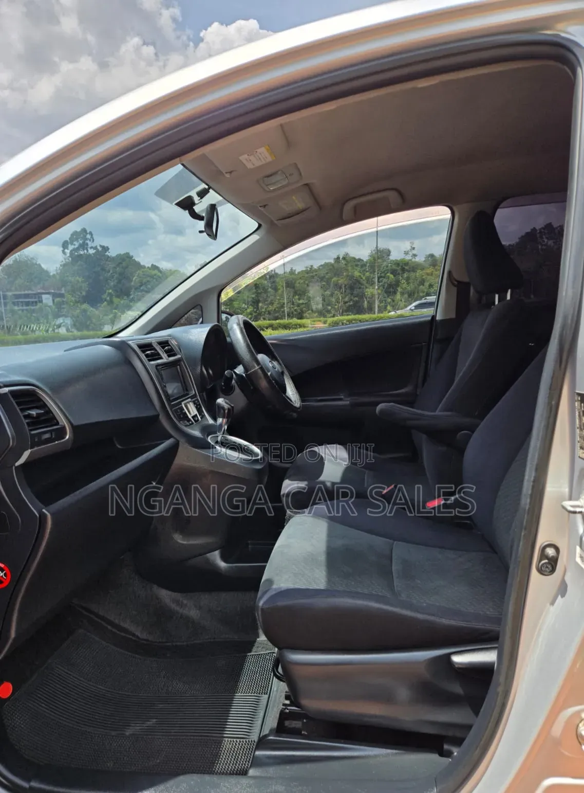 Subaru Trezia 2011 Silver