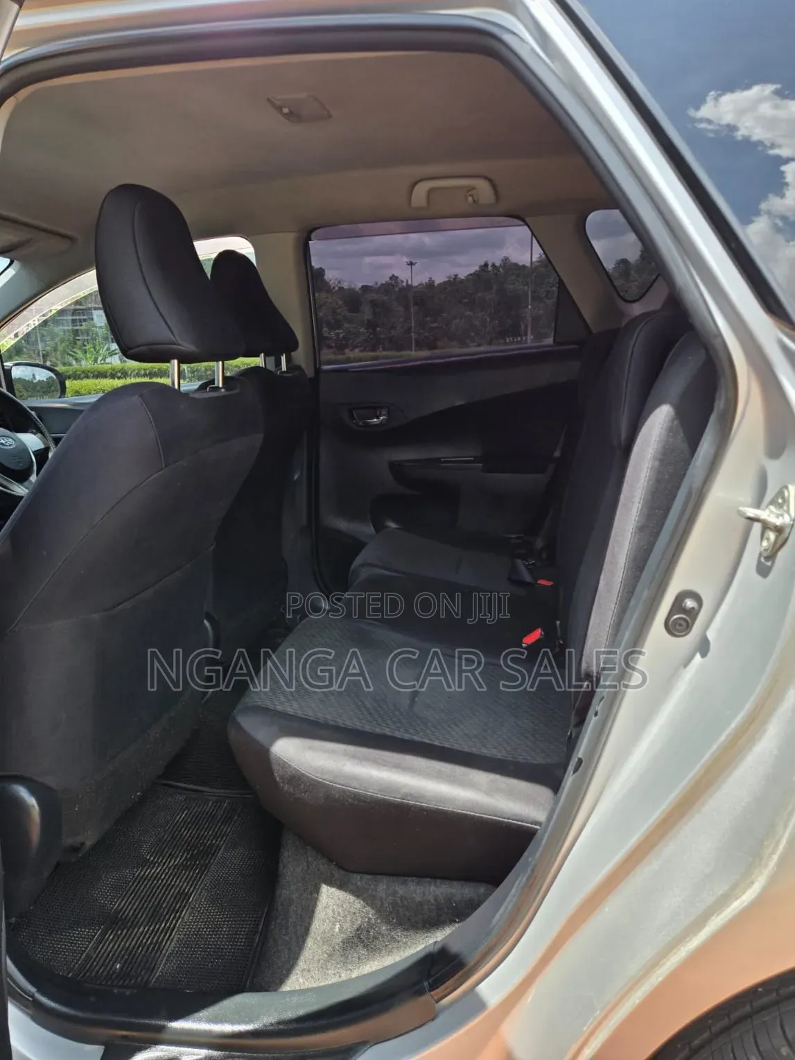 Subaru Trezia 2011 Silver