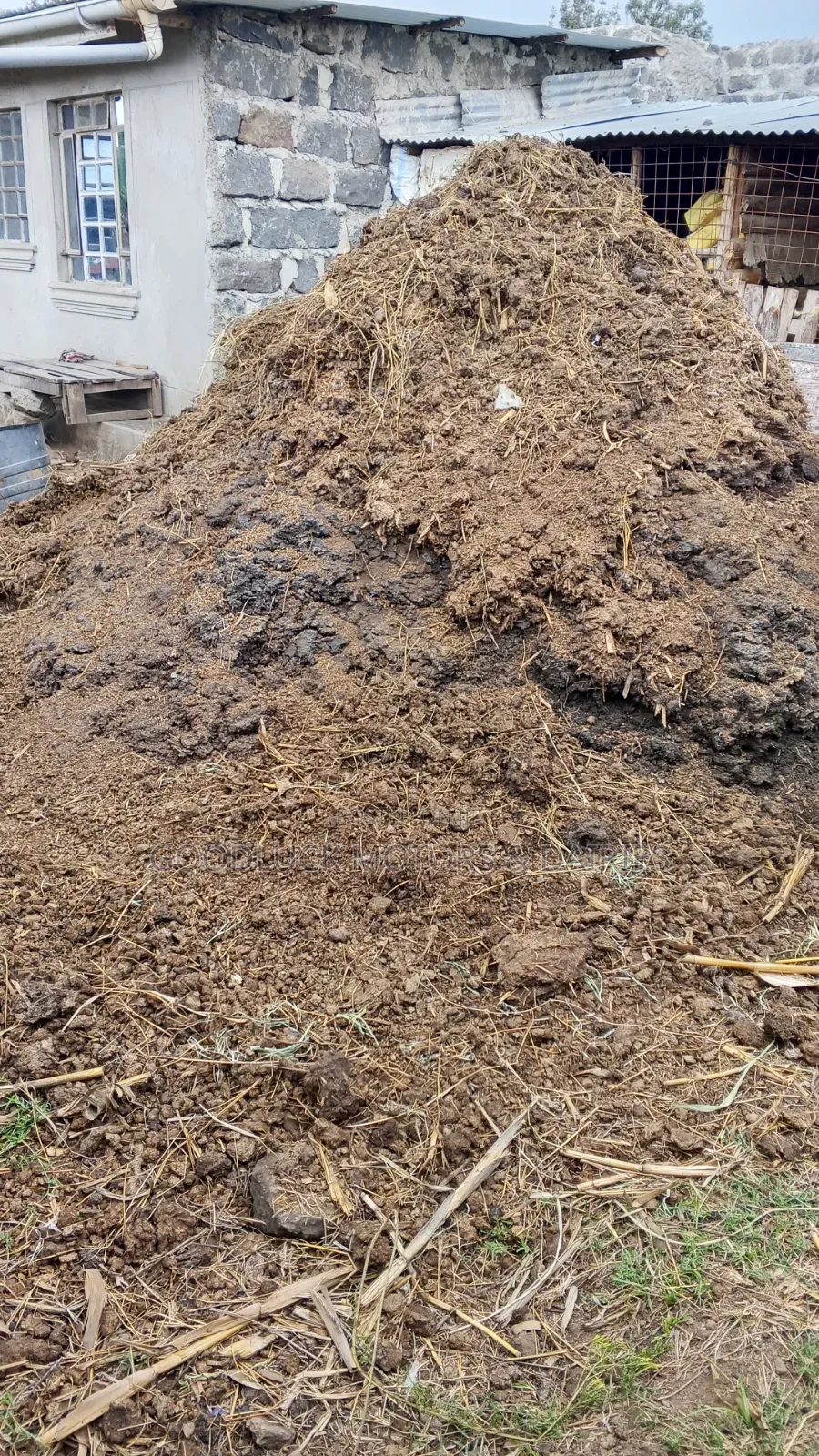 Dry Manure for Sale.
