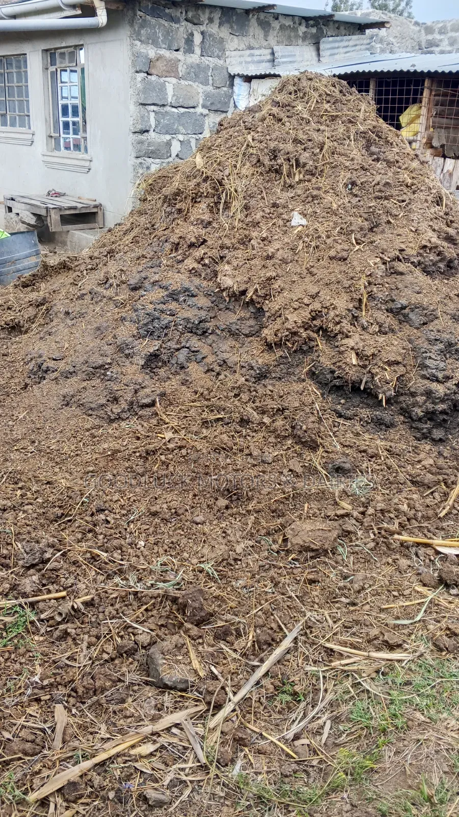 Dry Manure for Sale.