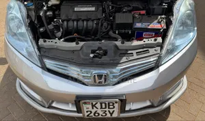 Honda Fit Shuttle 2013 Silver