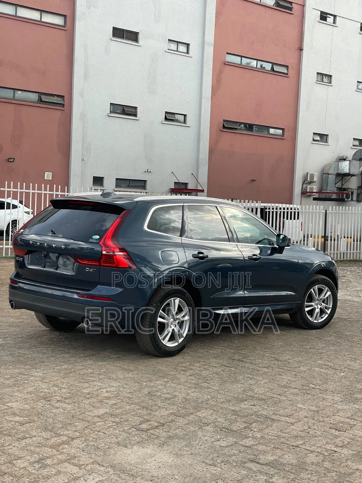 Volvo XC60 2019 Blue