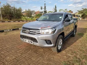 Toyota Hilux 2017 Silver