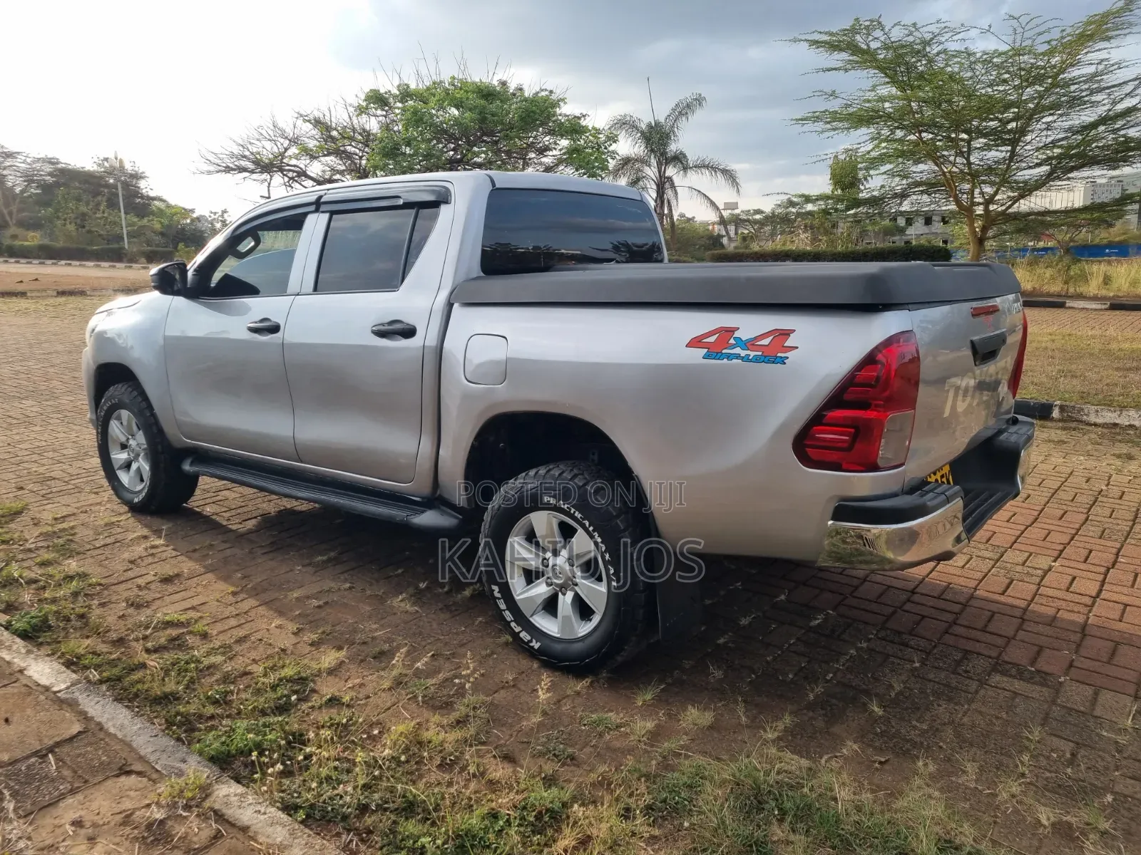 Toyota Hilux 2017 Silver