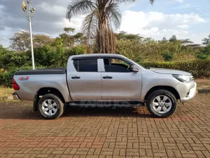 Toyota Hilux 2017 Silver