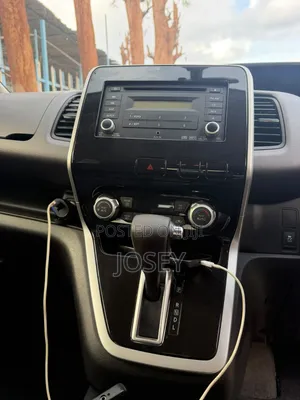 Nissan Serena 2017 White