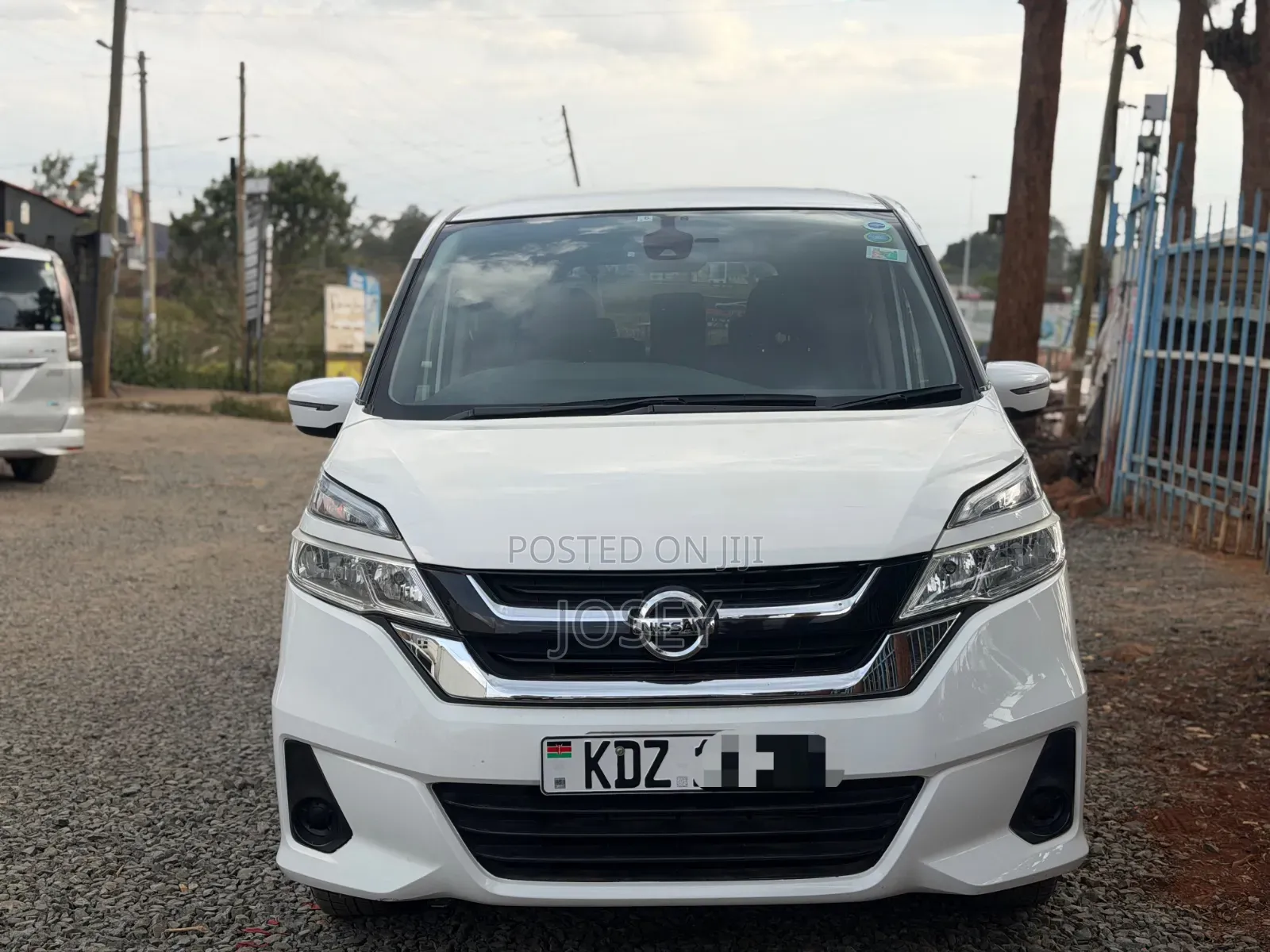 Nissan Serena 2017 White