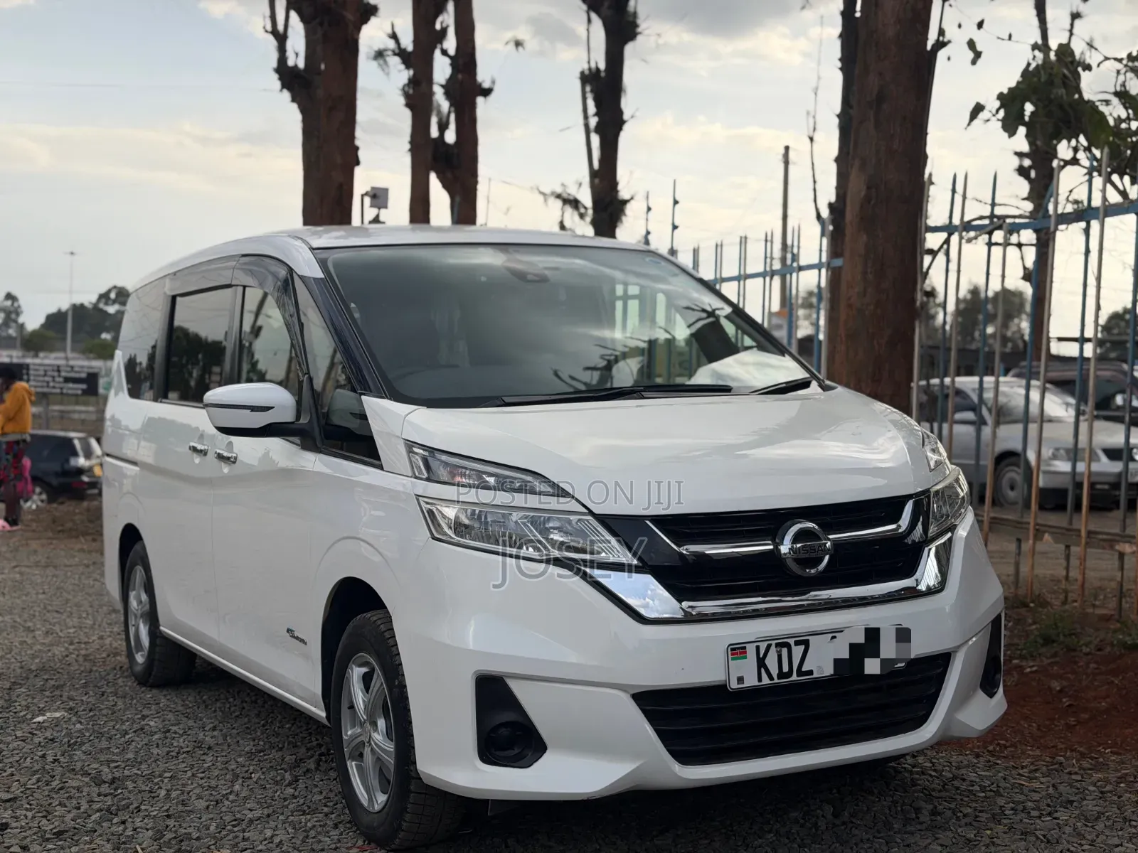 Nissan Serena 2017 White