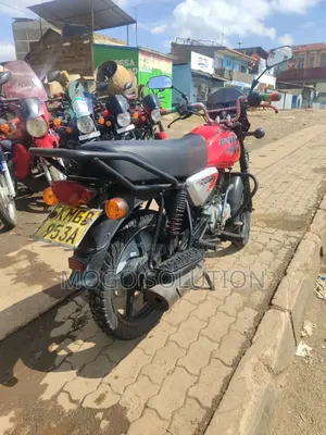 Bajaj Boxer 125 2023 Red
