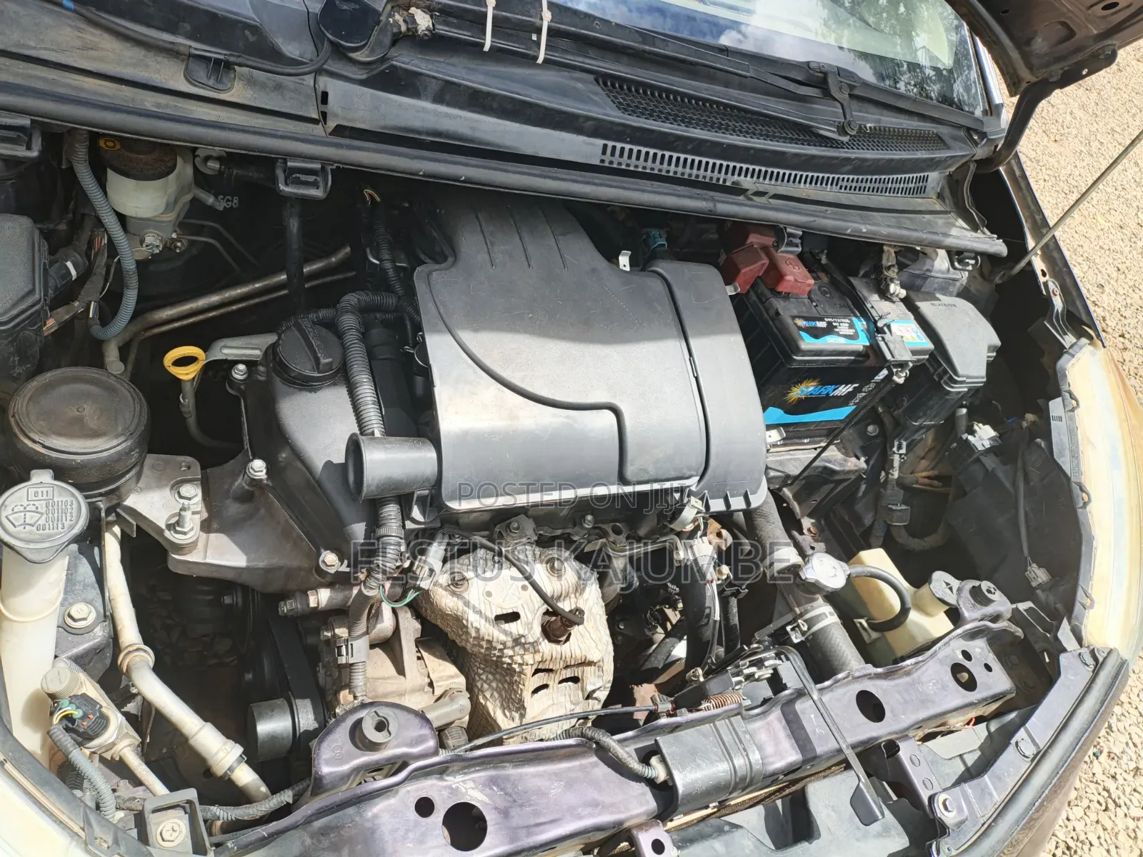 Toyota Vitz 2013 Maroon