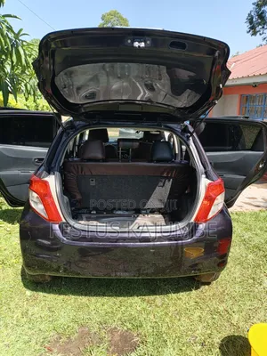 Toyota Vitz 2013 Maroon