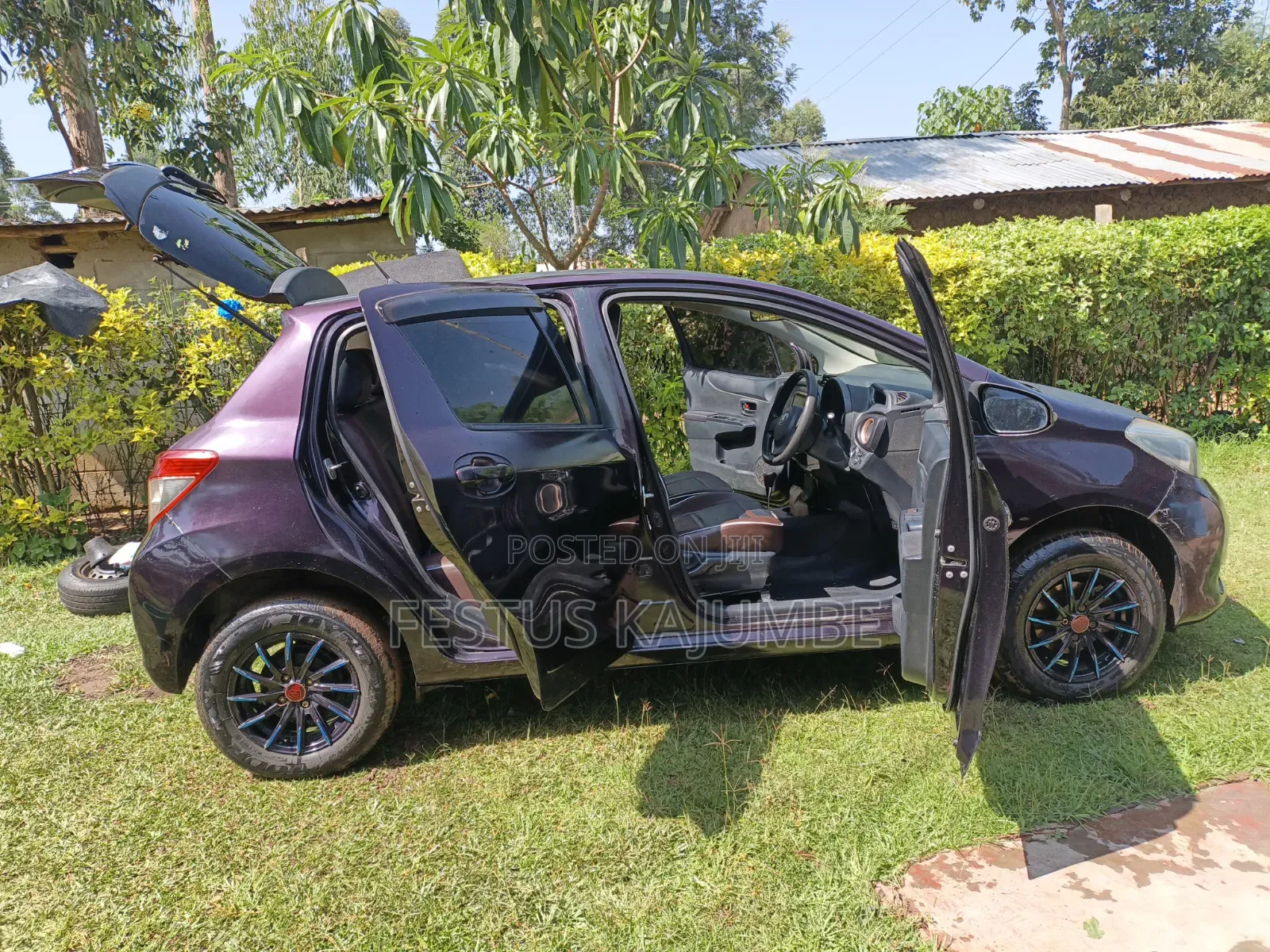 Toyota Vitz 2013 Maroon