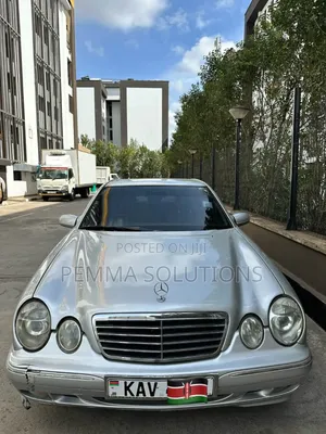 Mercedes-Benz E200 2000 Silver