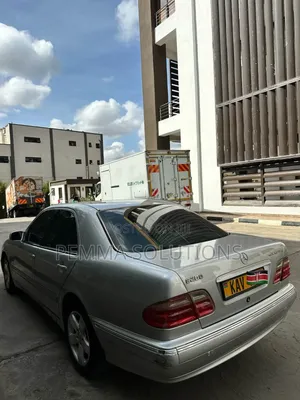 Mercedes-Benz E200 2000 Silver