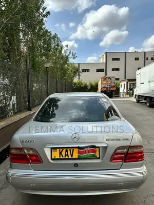Mercedes-Benz E200 2000 Silver