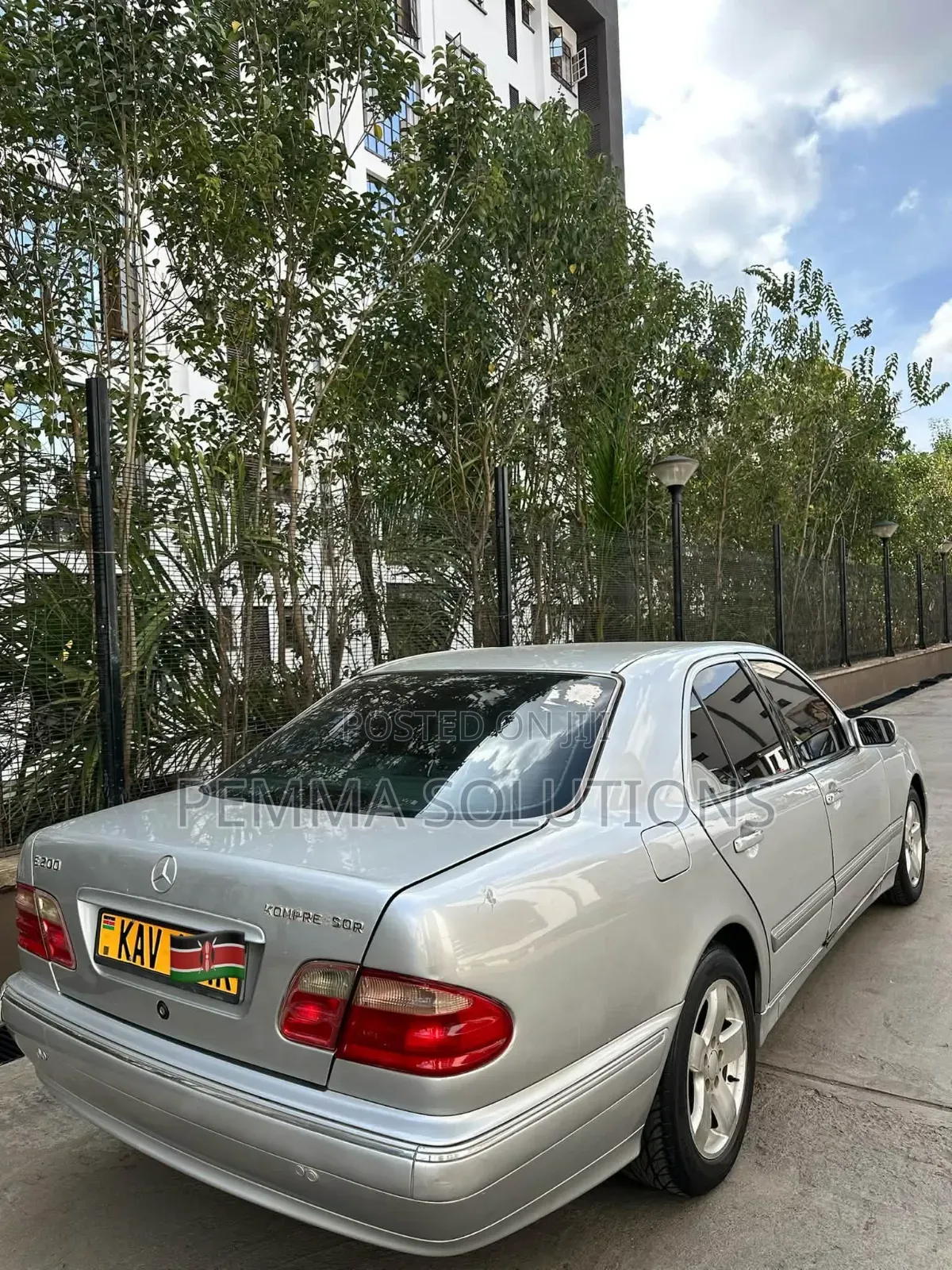 Mercedes-Benz E200 2000 Silver