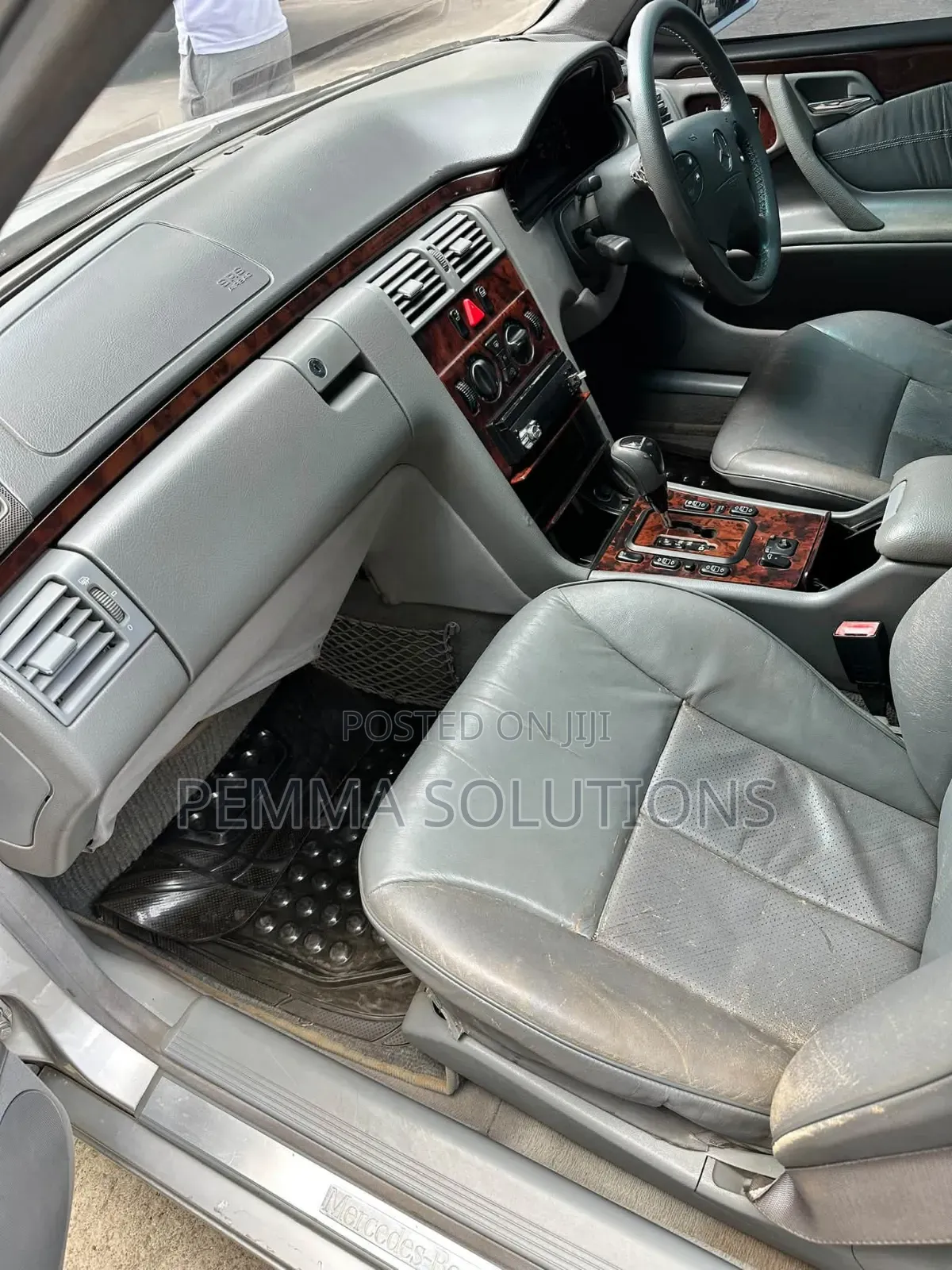 Mercedes-Benz E200 2000 Silver