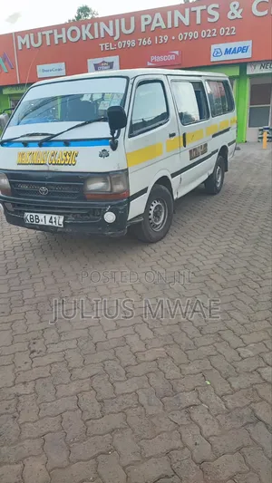 Toyota HiAce 2009 White