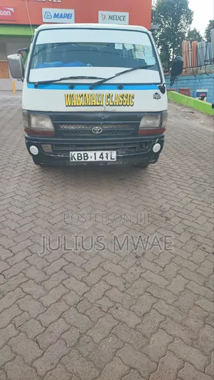 Toyota HiAce 2009 White