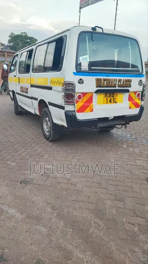 Toyota HiAce 2009 White