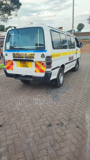 Toyota HiAce 2009 White