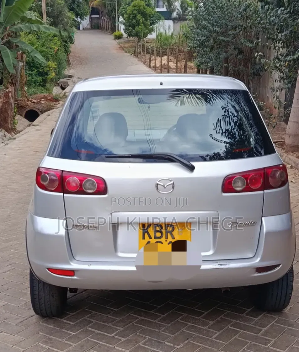 Mazda Demio 2006 Silver