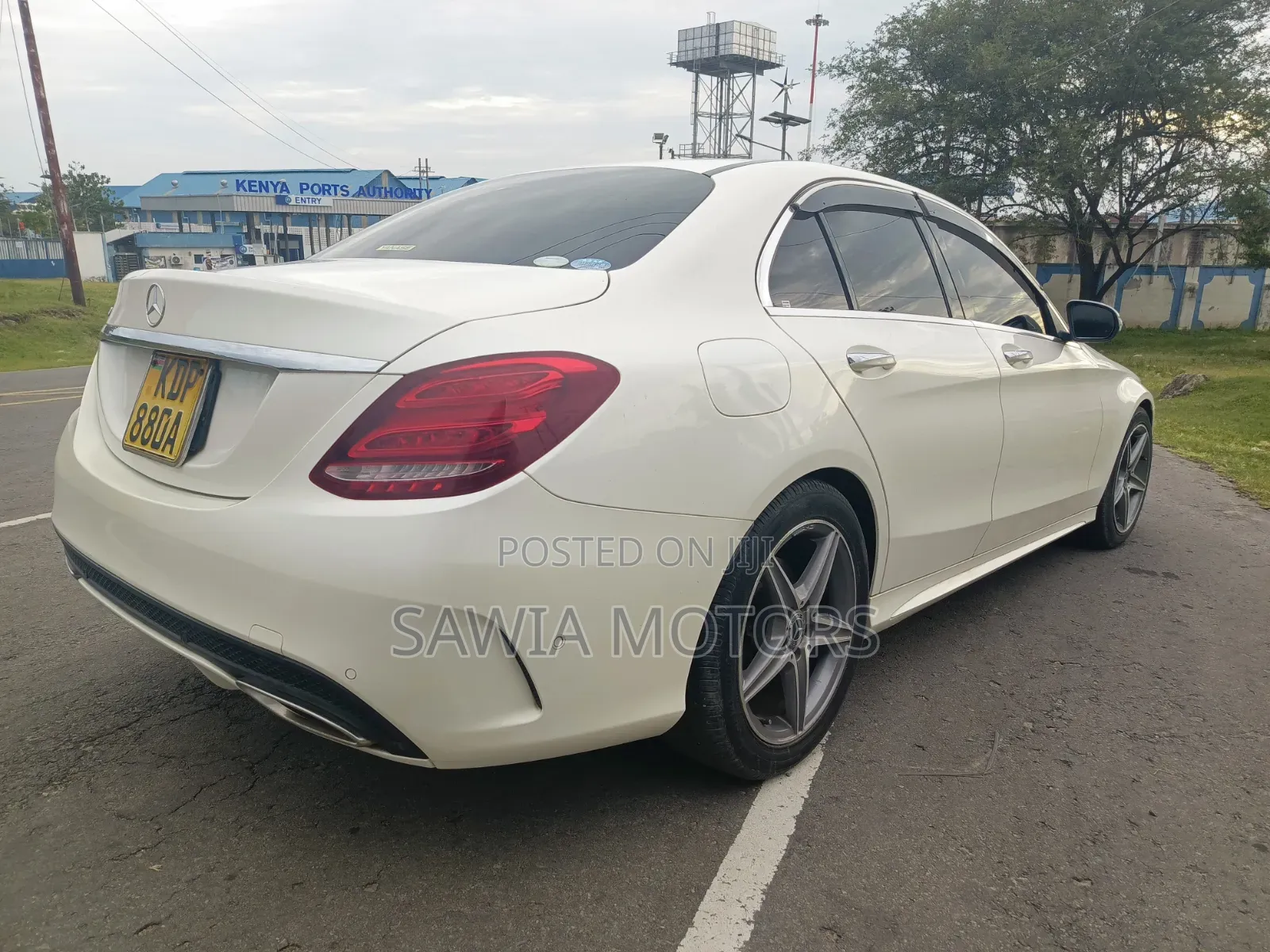 Mercedes-Benz C180 2016 White