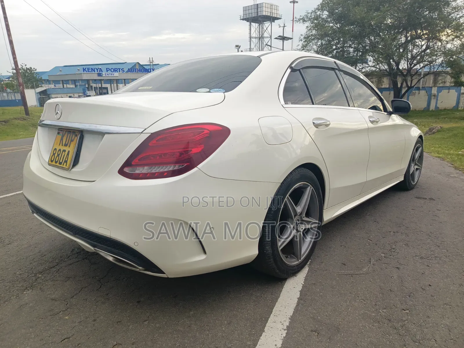 Mercedes-Benz C180 2016 White