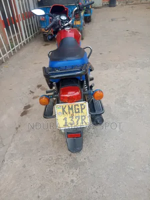 TVS HLX 125 2025 Red