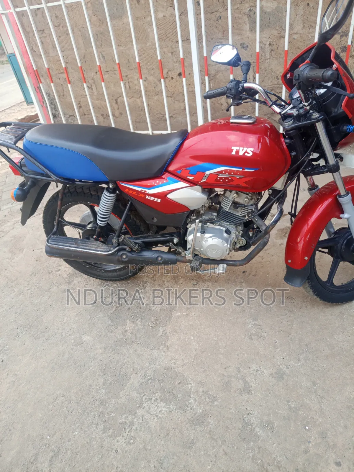 TVS HLX 125 2025 Red