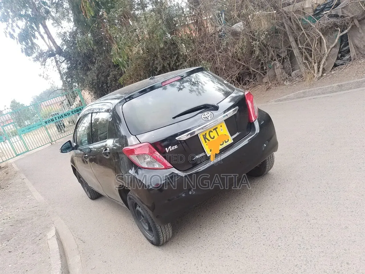 Toyota Vitz 2011 Black