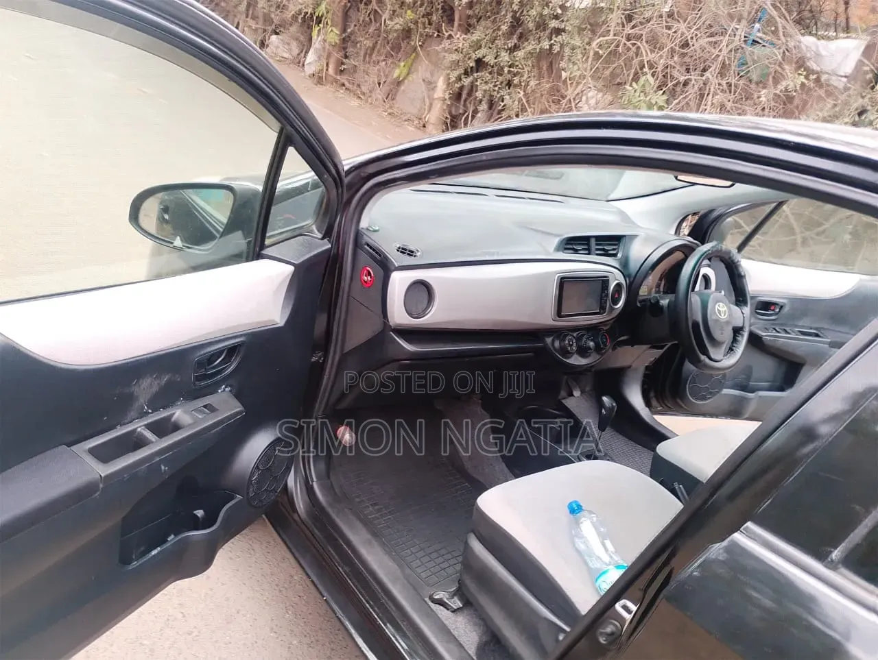Toyota Vitz 2011 Black