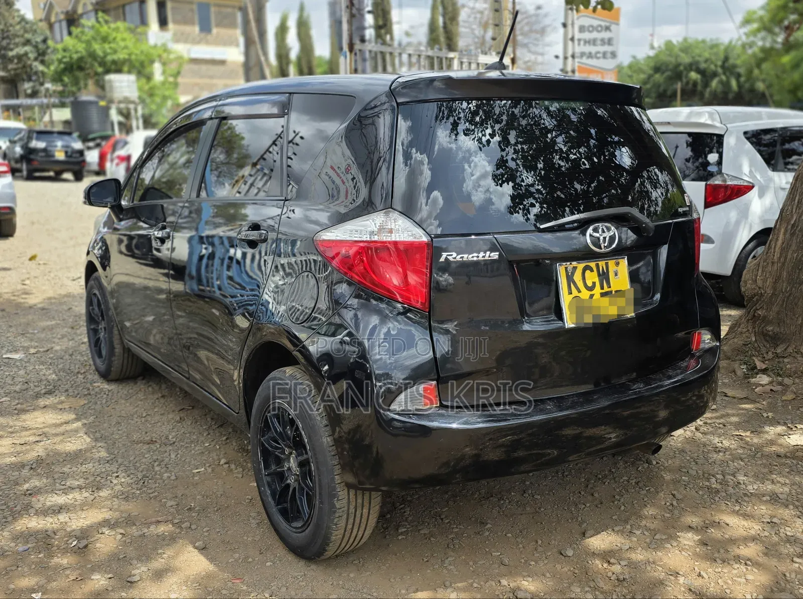Toyota Ractis 2011 Black