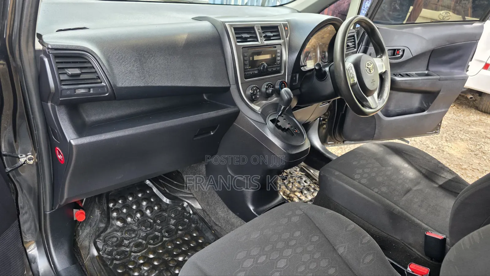 Toyota Ractis 2011 Black
