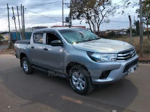Toyota Hilux Revo Double Cab Deisel 2.4 RWD 2017 Silver