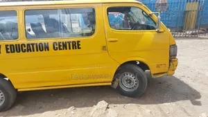 Toyota HiAce 2002 Blue